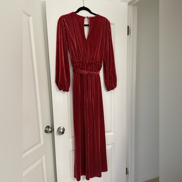 Ali & Jay velvet jumpsuit Samantha size M brick red Anthropologie - Picture 10 of 11